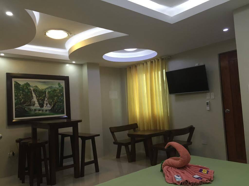 Ea Apartelle - Metro Виган Екстериор снимка